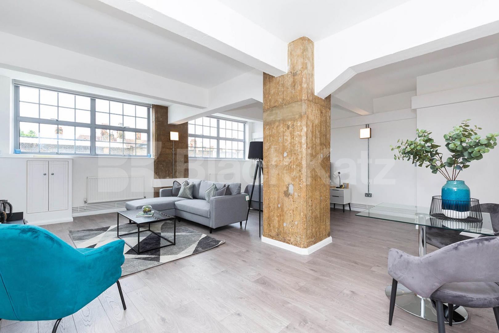 A large and spacious studio within a warehouse convertion Ability View / Kingsland Road, Haggerston
